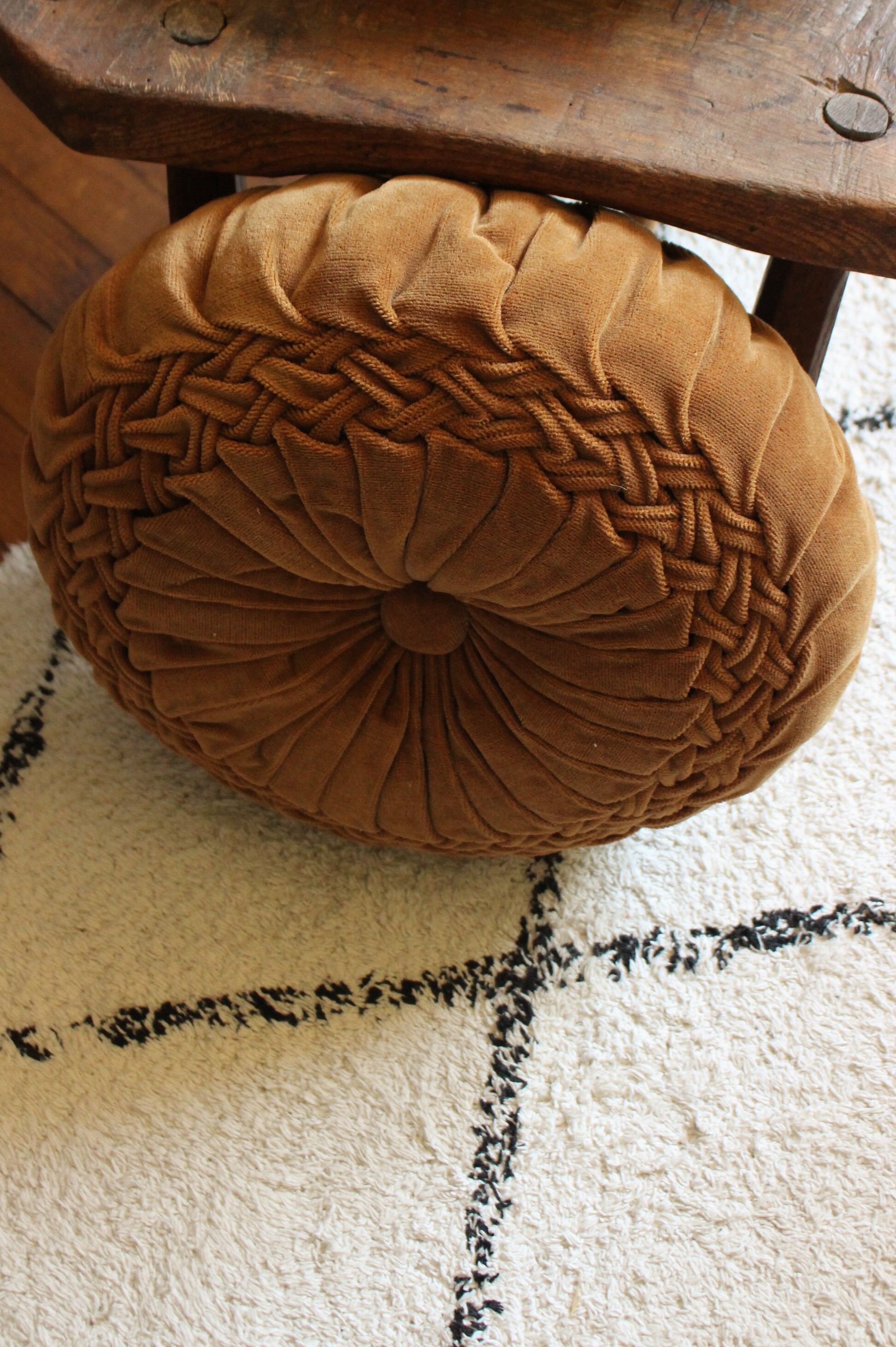 Velvet cushion rosette bronze camel braided