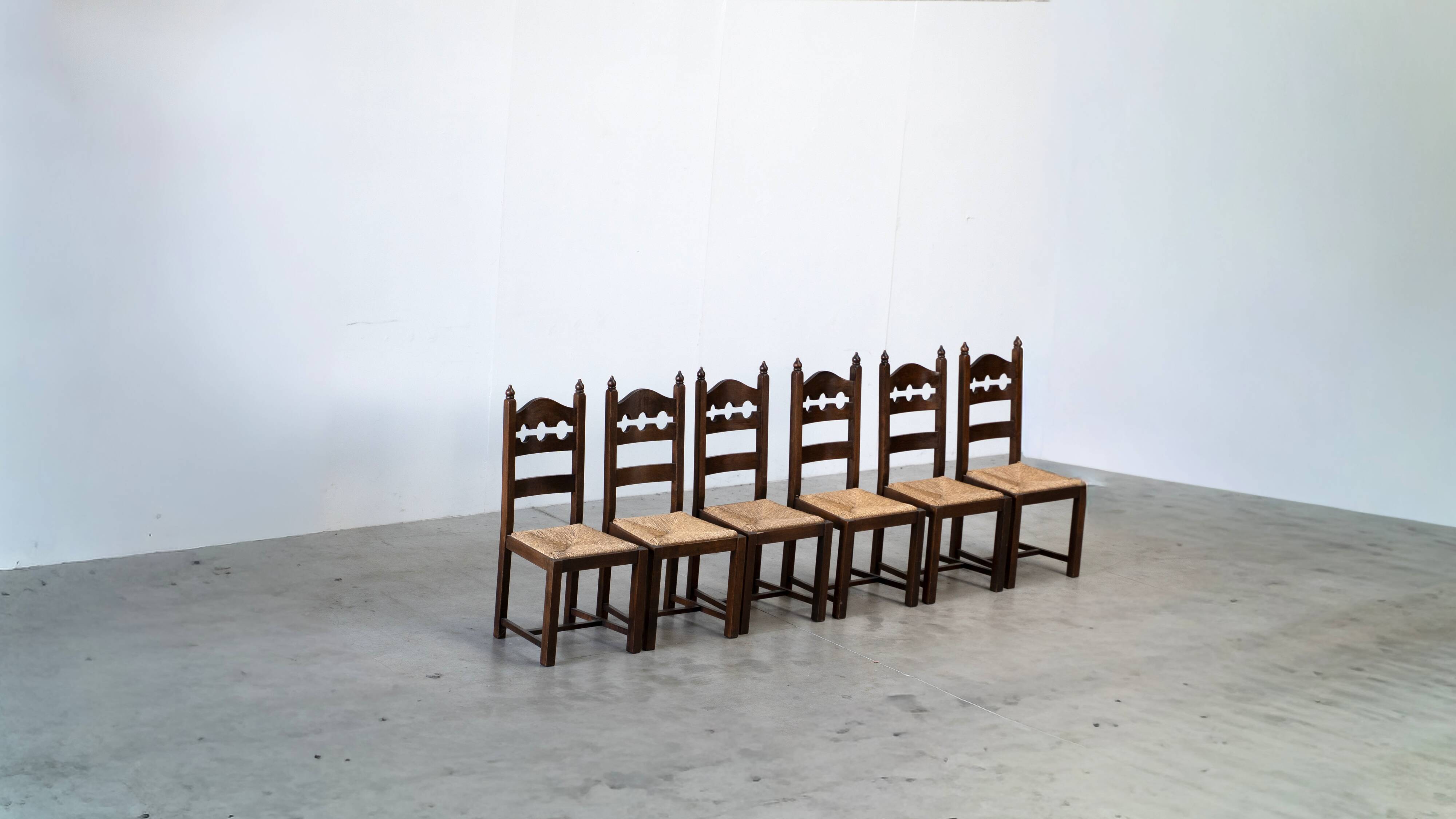 Ensemble de six chaises de salle à manger françaises