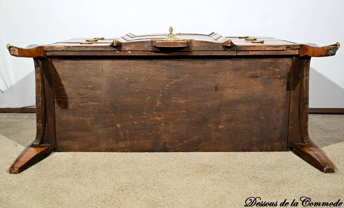 Rosewood and Mahogany chest of drawers, Louis XV / Louis XVI Transition style – Late 19th century