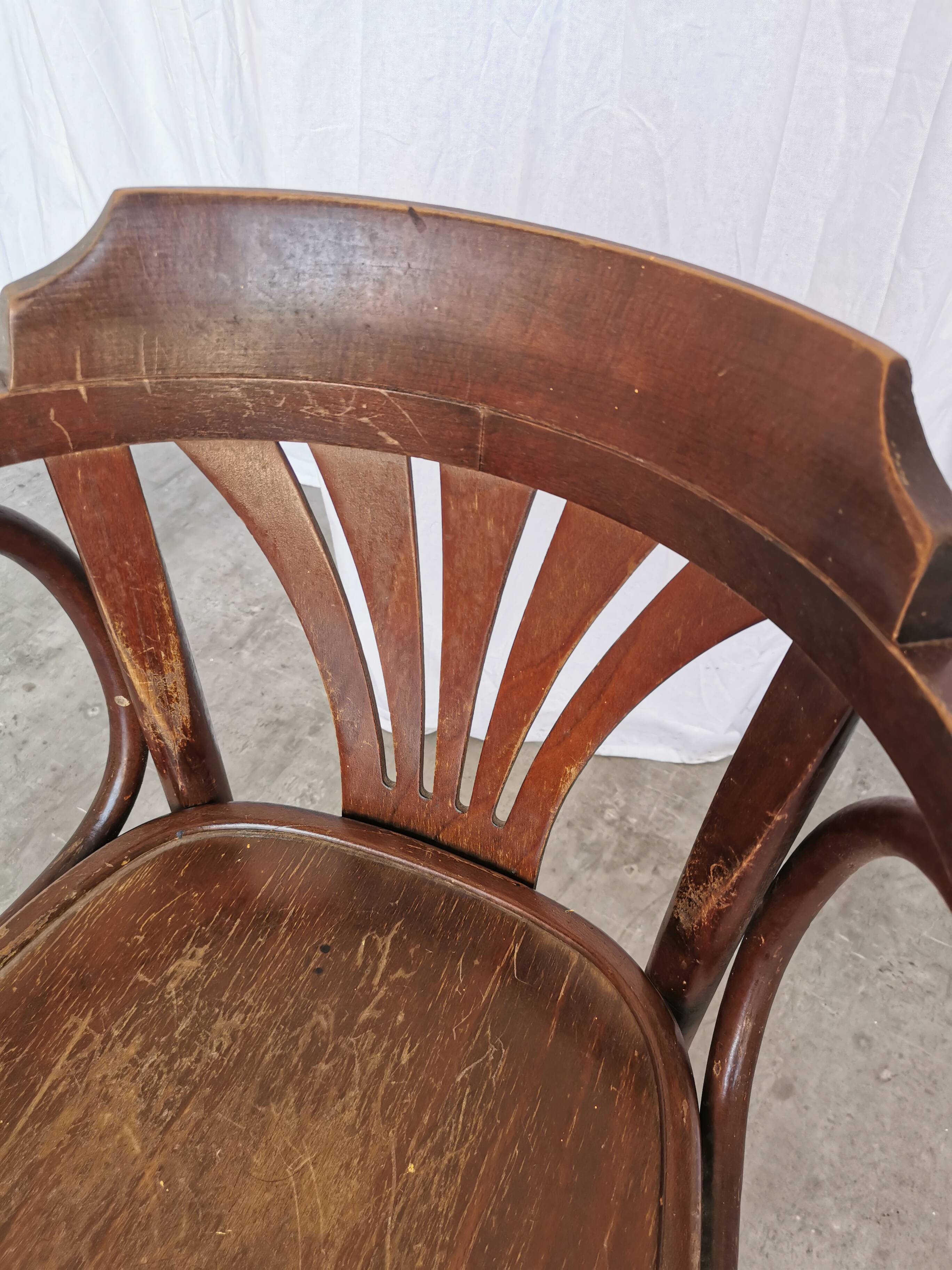 Chaise de salle à manger vintage en bois courbé : fauteuil style Thonet du milieu du siècle