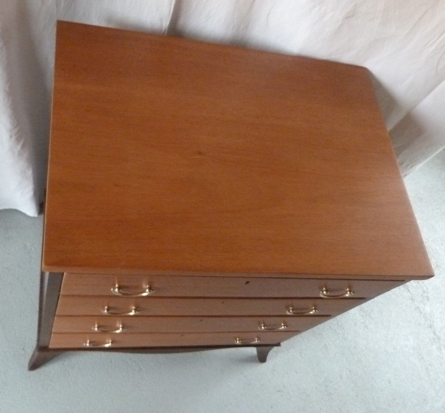 Ancient english chest of drawers