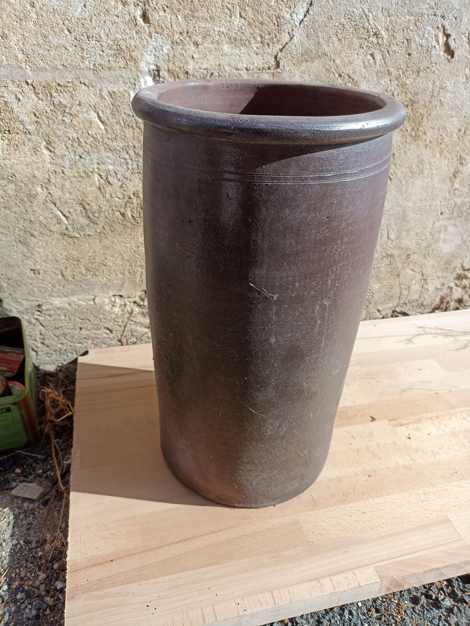 Sandstone cured pot