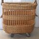 Baker's basket with wheels