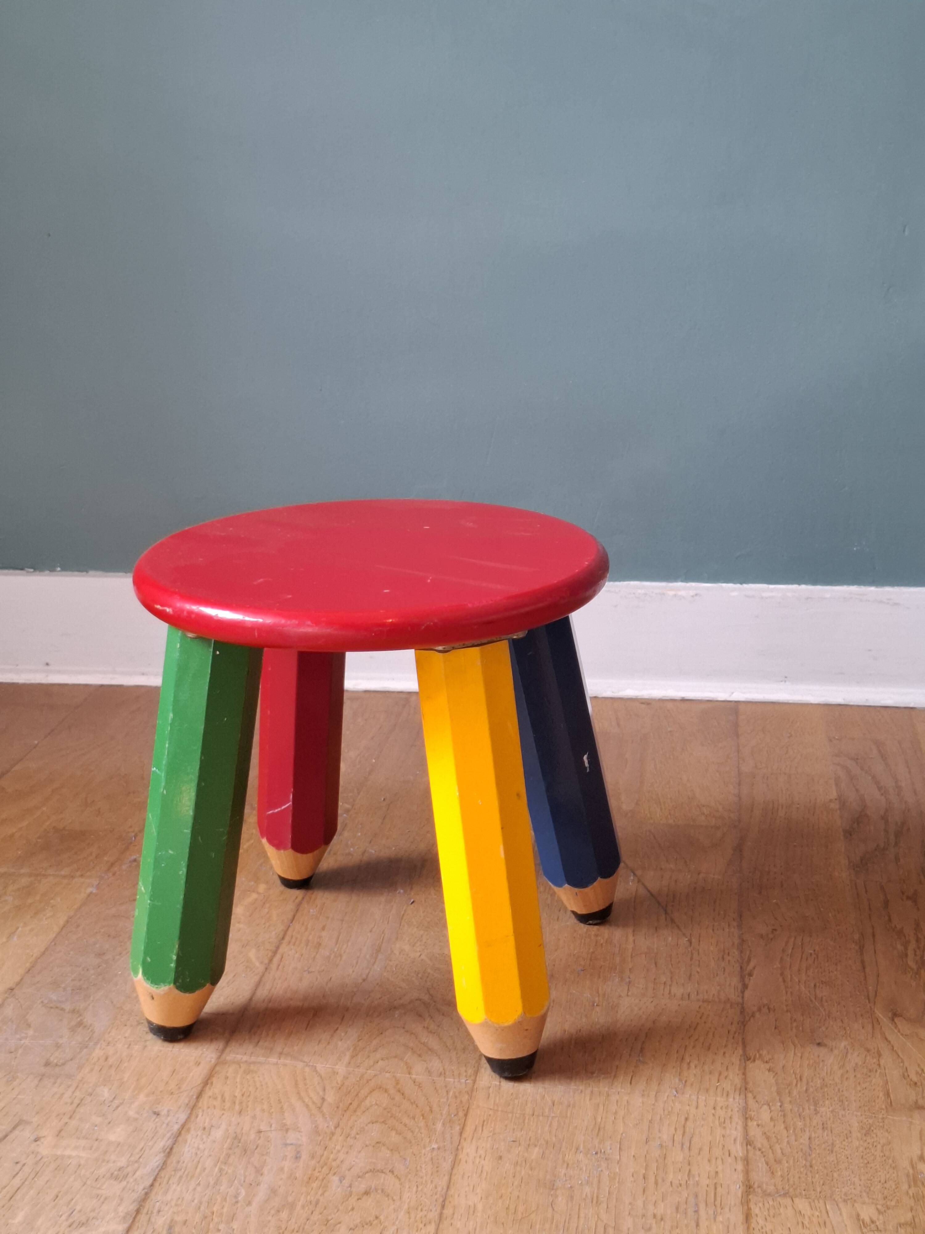 Tabouret crayon style Memphis