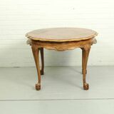 Coffee table in Baroque style, mid century, with claw foot legs, burl wood scalloped top