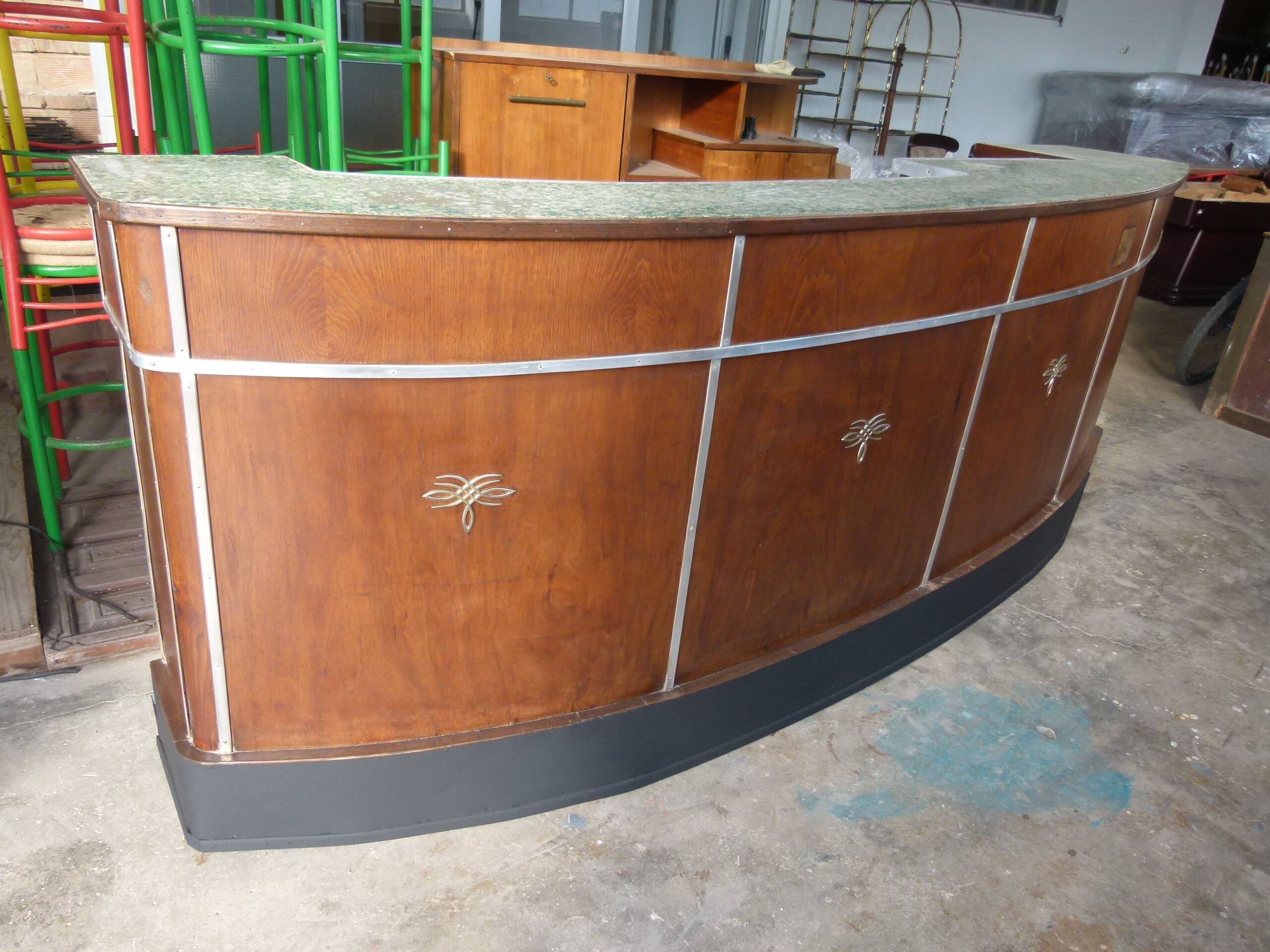 Bar counter