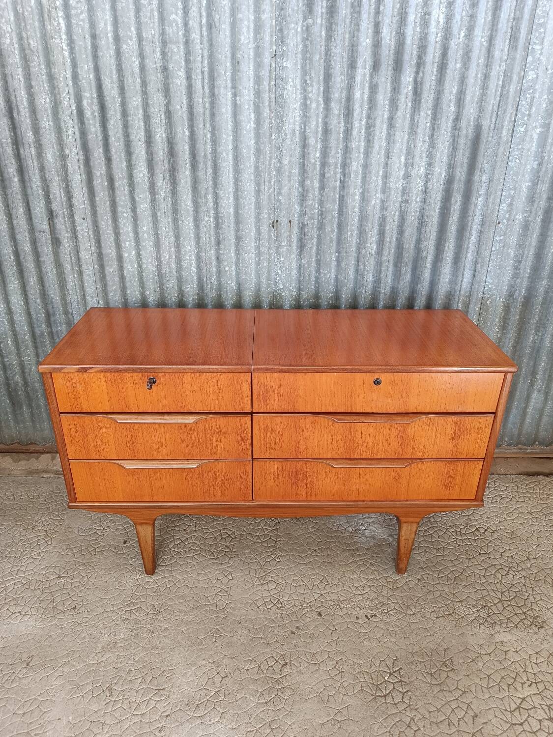Scandinavian vintage chest of drawers / dressing table
