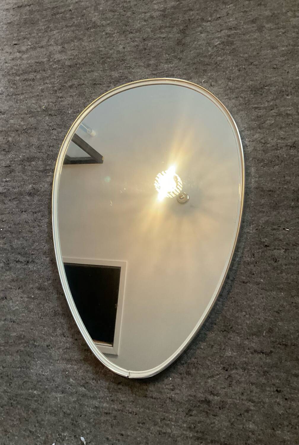 Miroir asymétrique œuf forme libre des années 60