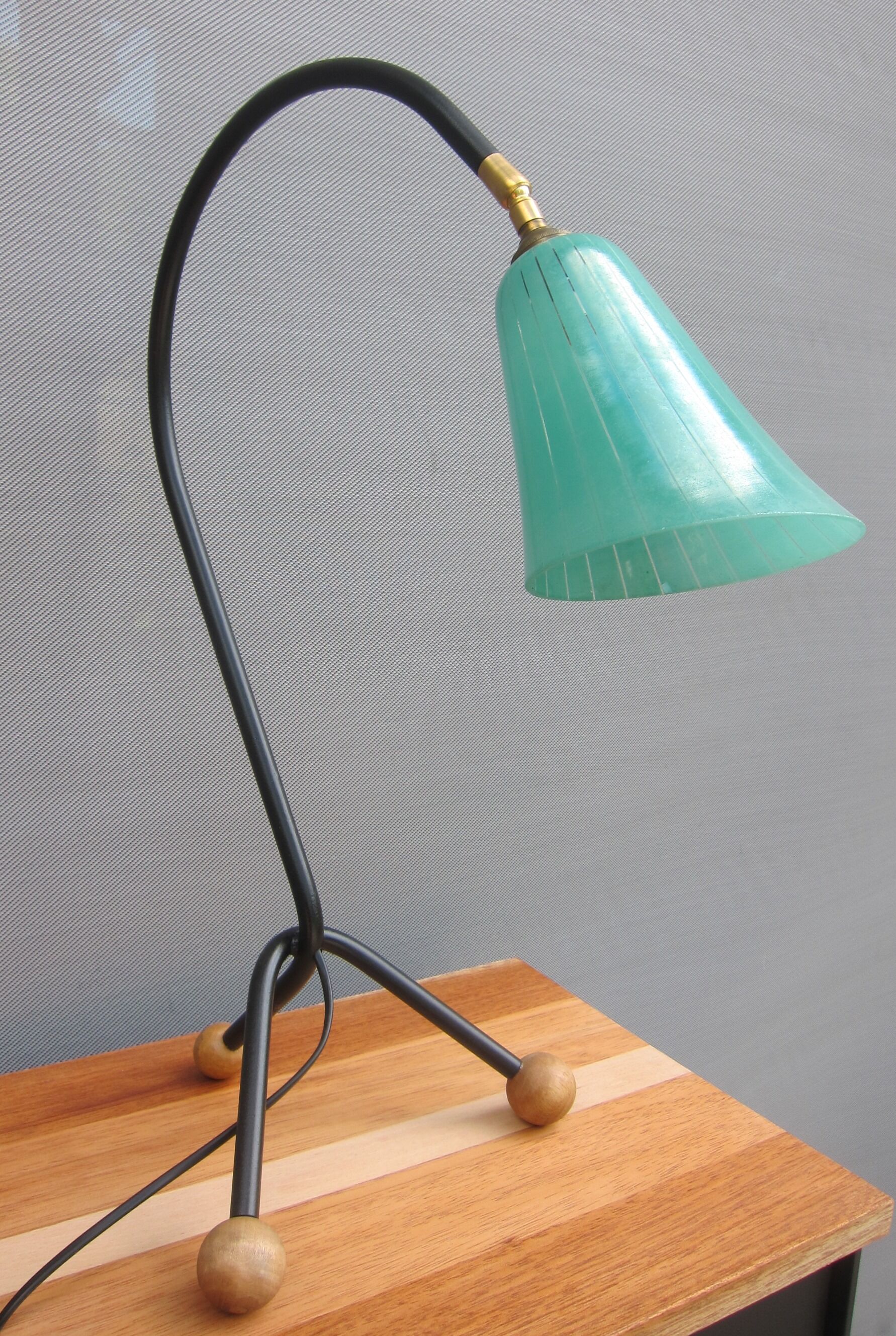 Lamp tripod Tulip green glass 1950