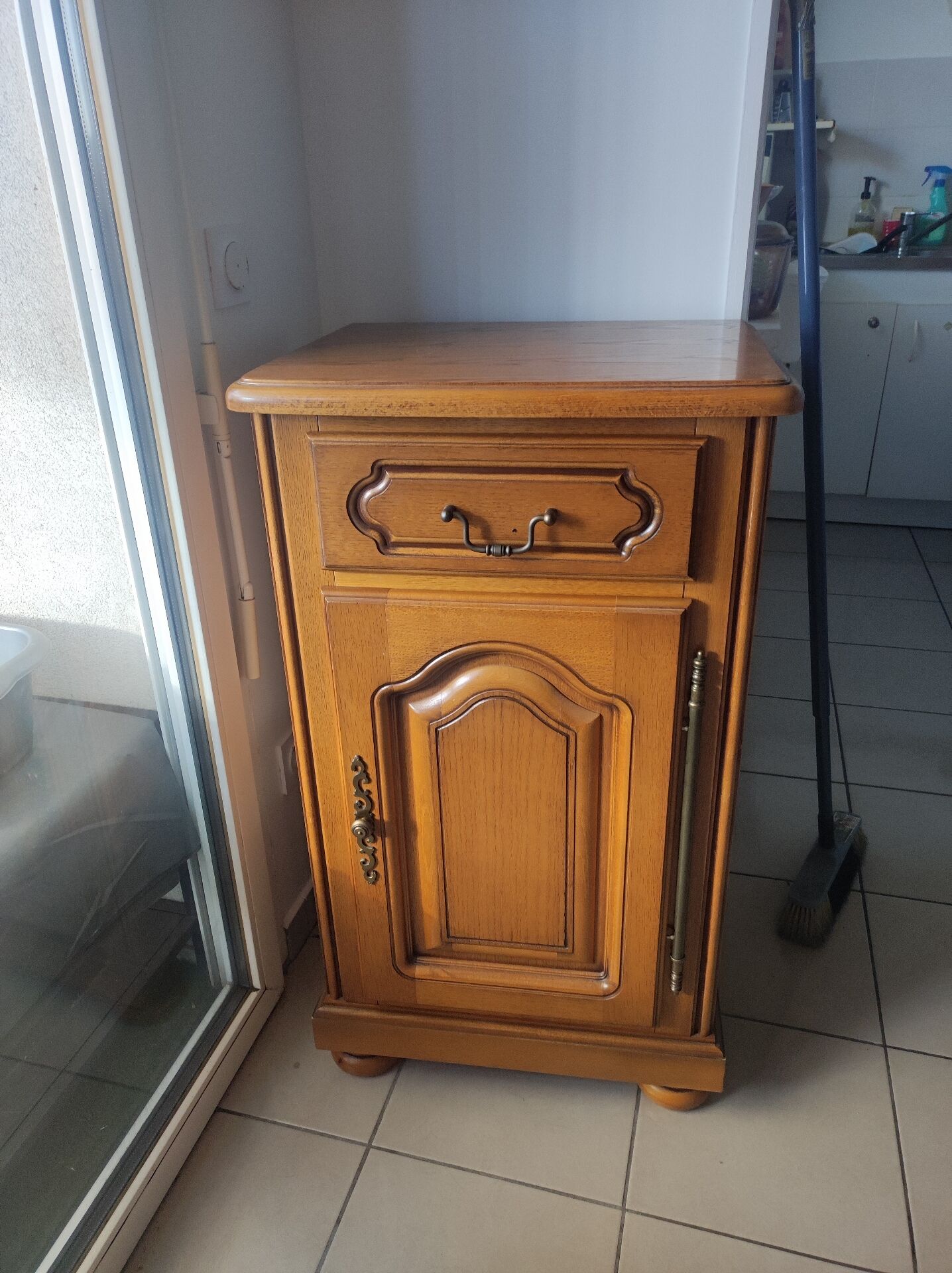 Jam storage furniture