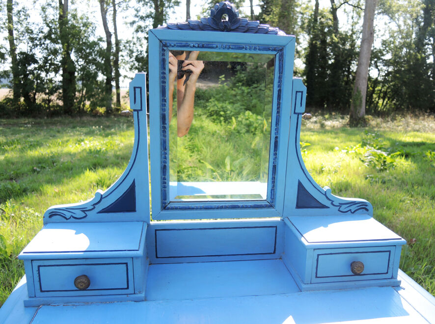 Former hairdresser - blue painted wood toilet table
