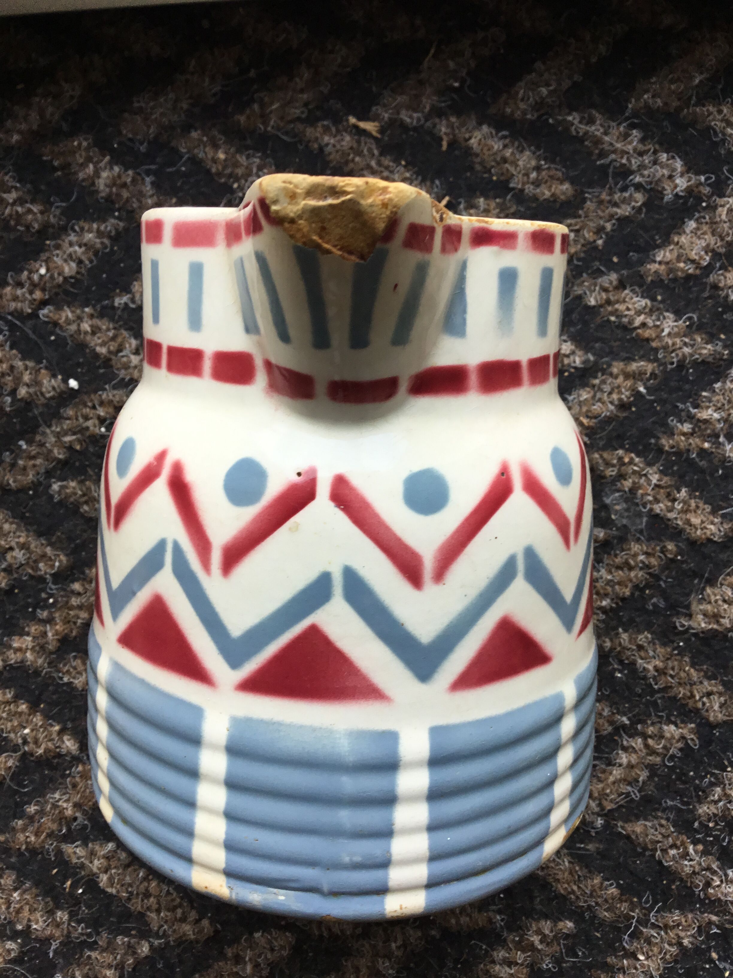 Pitcher earthenware of Longwy