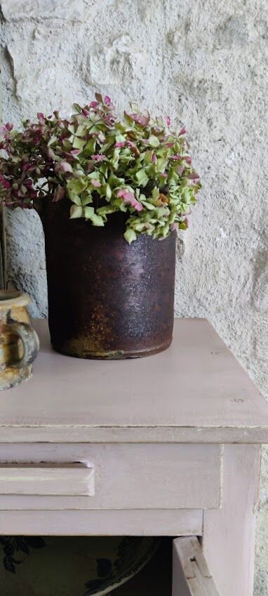 Pink Parisian buffet