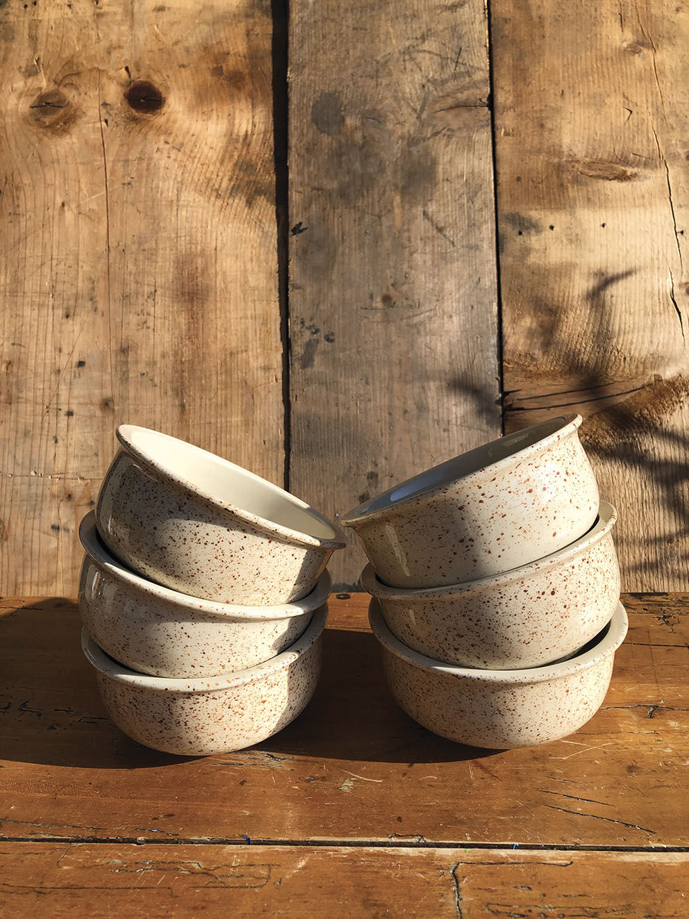 Lot. 6 ceramic cups / ramekins