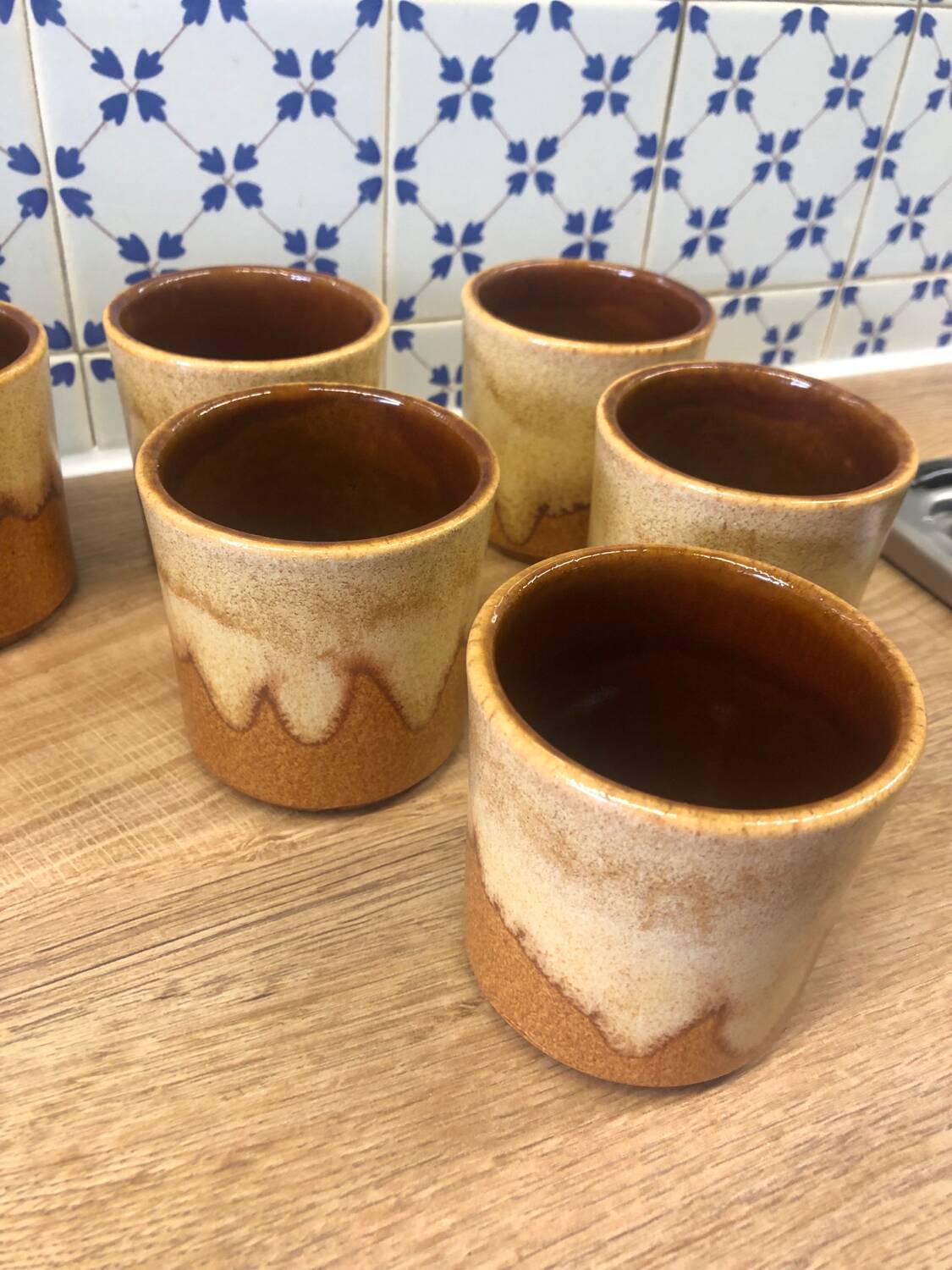 6 stoneware coffee cups