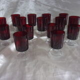 Set of 15 stemmed glasses year 70