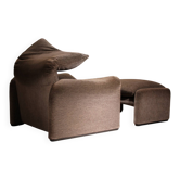 Fauteuil et repose-pieds 'Maralunga' par Vico Magistretti pour Cassina