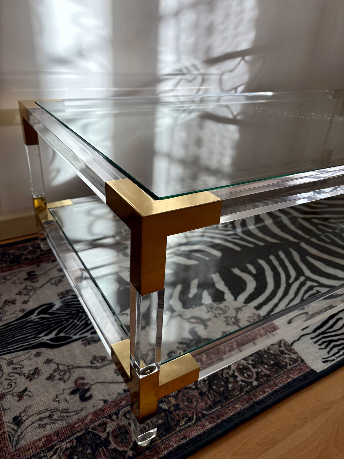 Italian coffee table Fabian, glass, plexiglass and brass, 1970-80.
