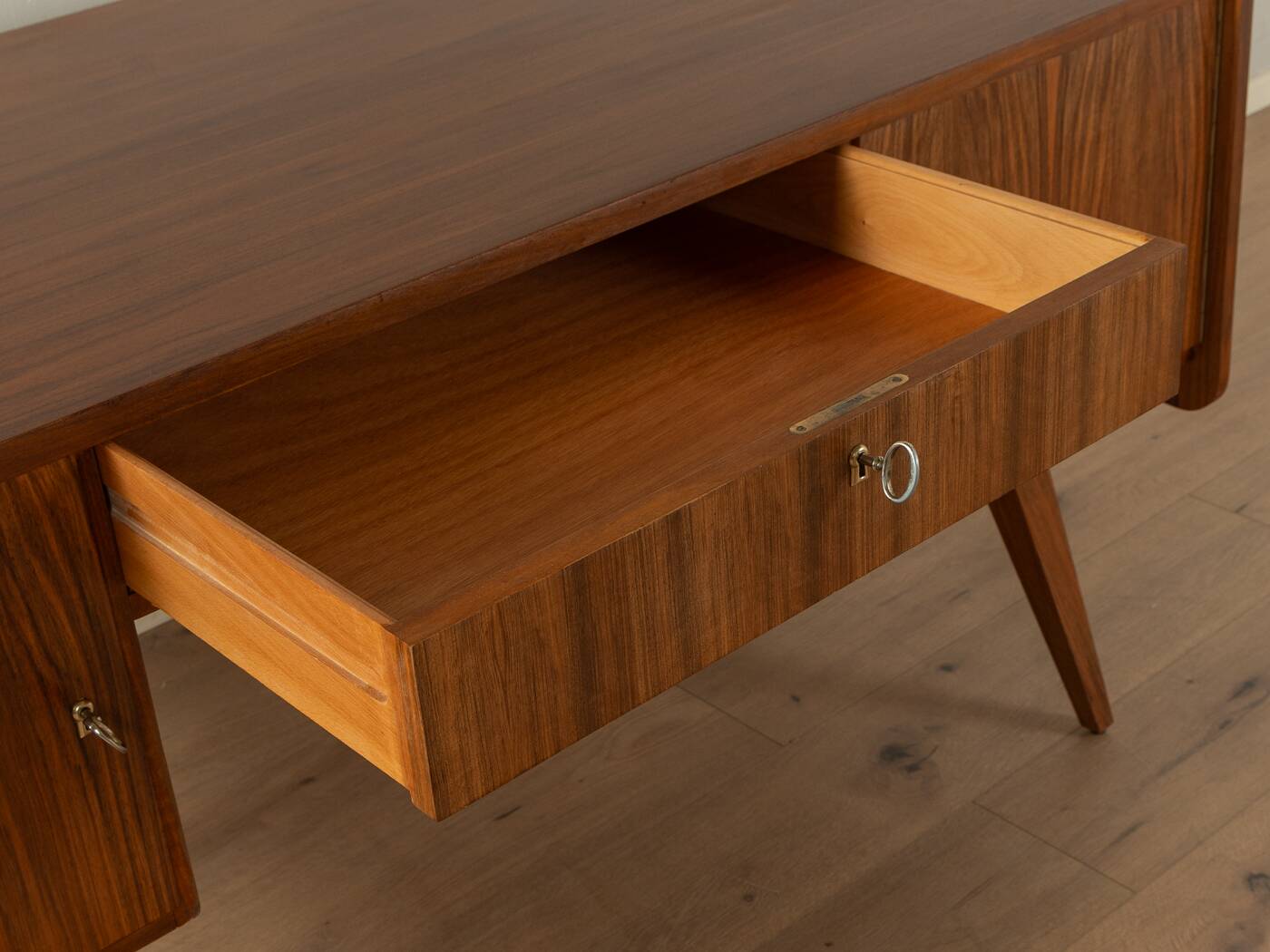 Bureau des années 1950