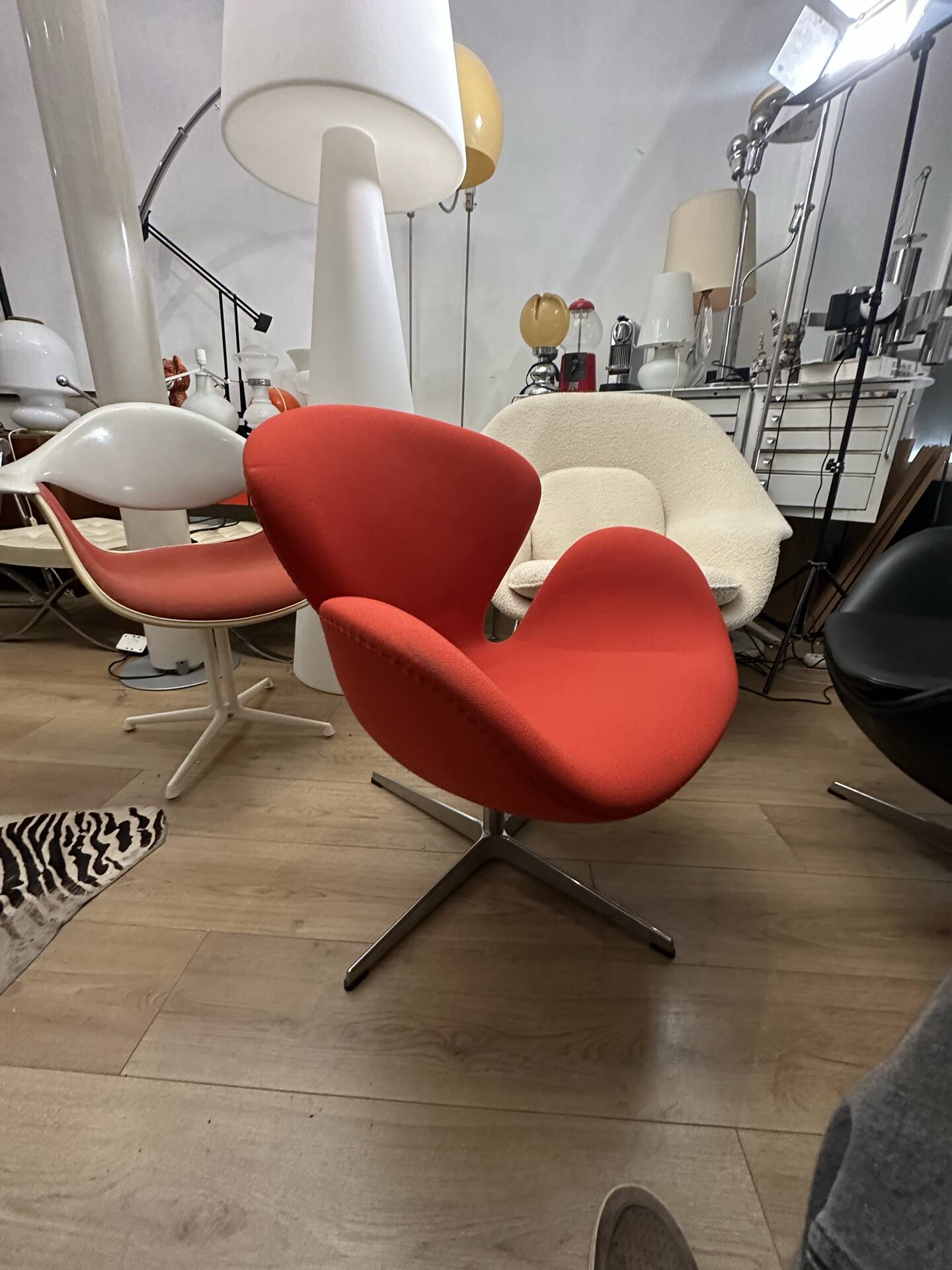 Swan Chair Arne Jacobsen for Fritz Hansen recent edition