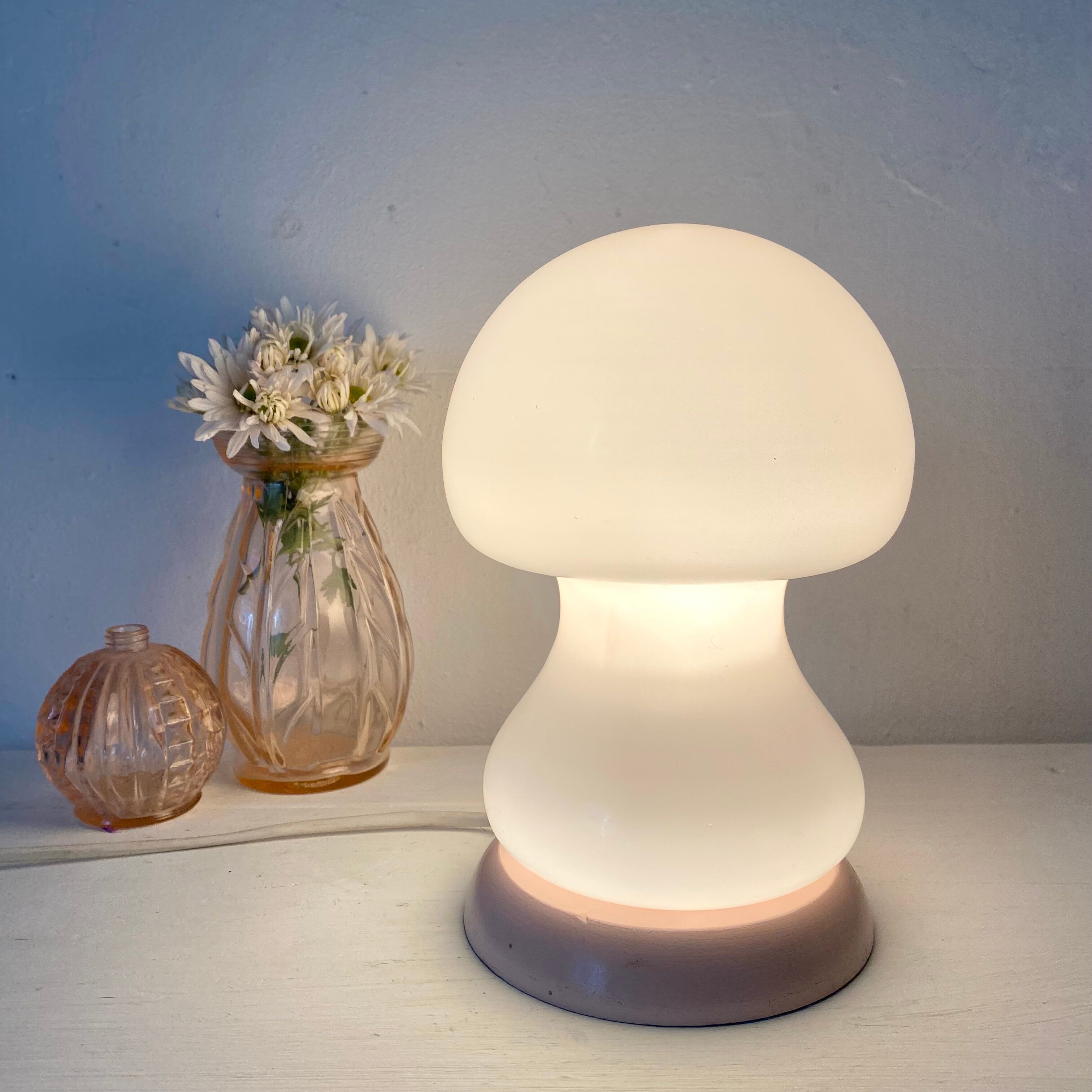 Vintage pink mushroom lamp
