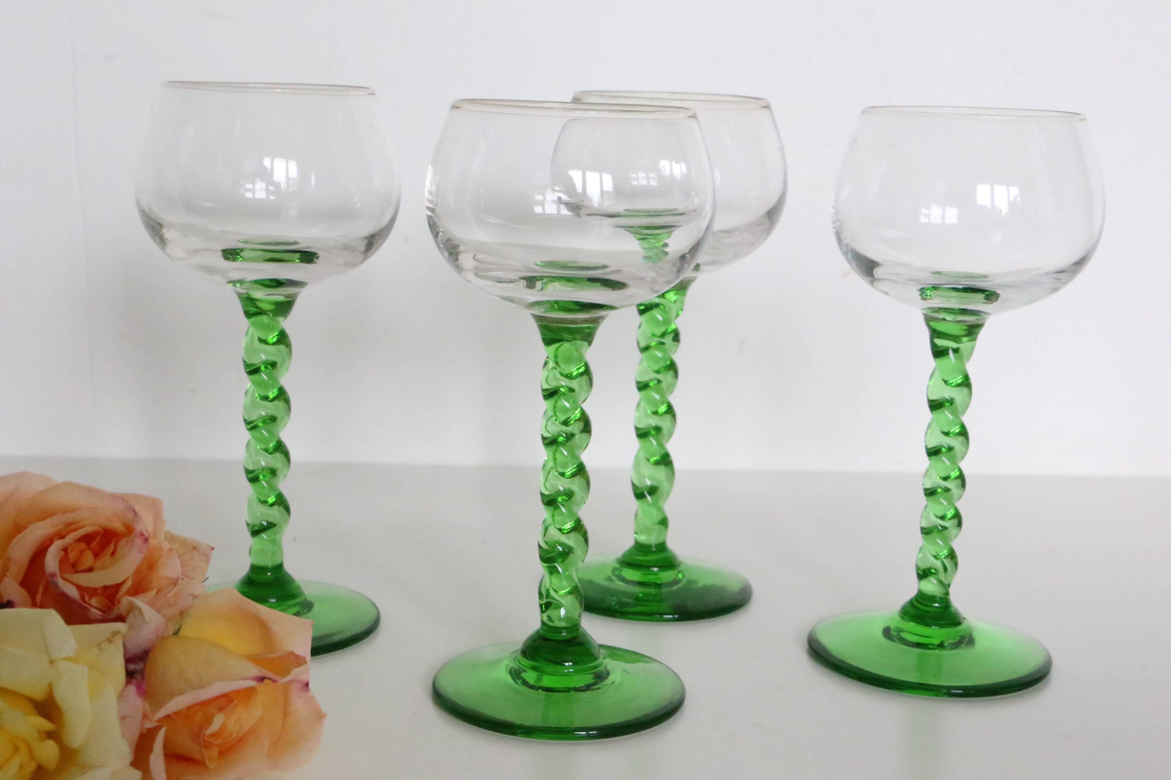 Set de 4 verres à vin blanc, pied vert, Français, vintage