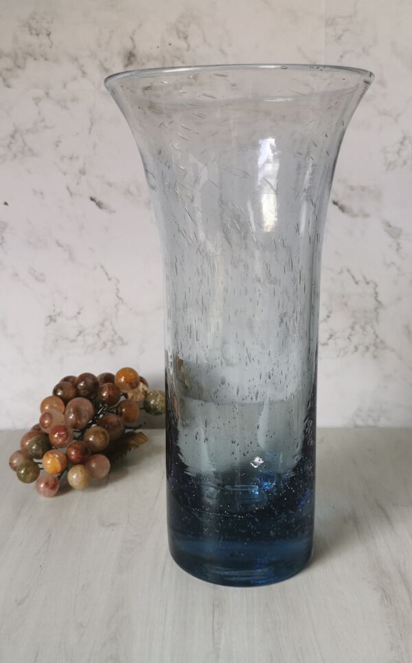 Vase en verre soufflé et bullé
