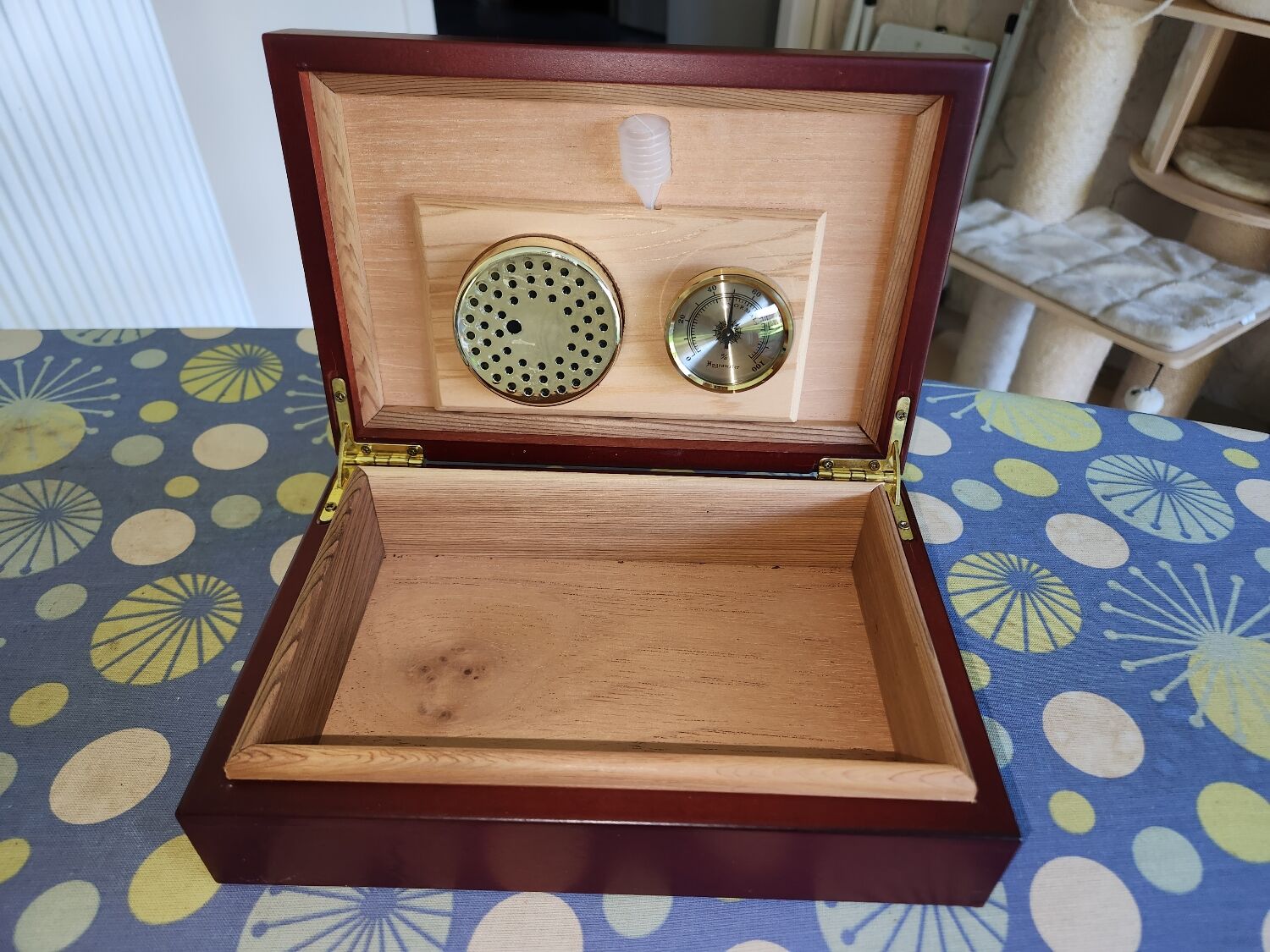 Cigar box