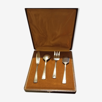 Cutlery with cutlery