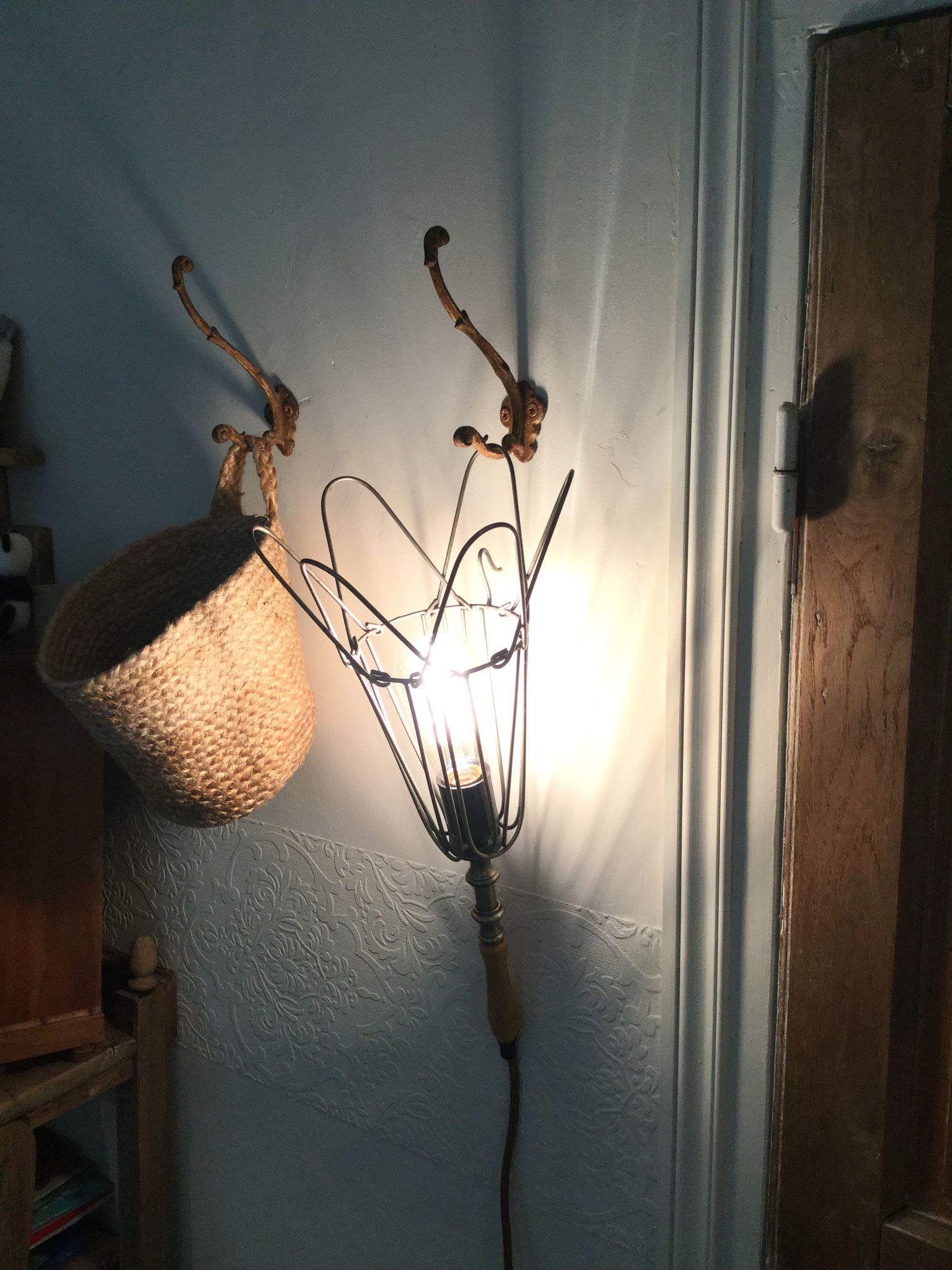 Wood lamp