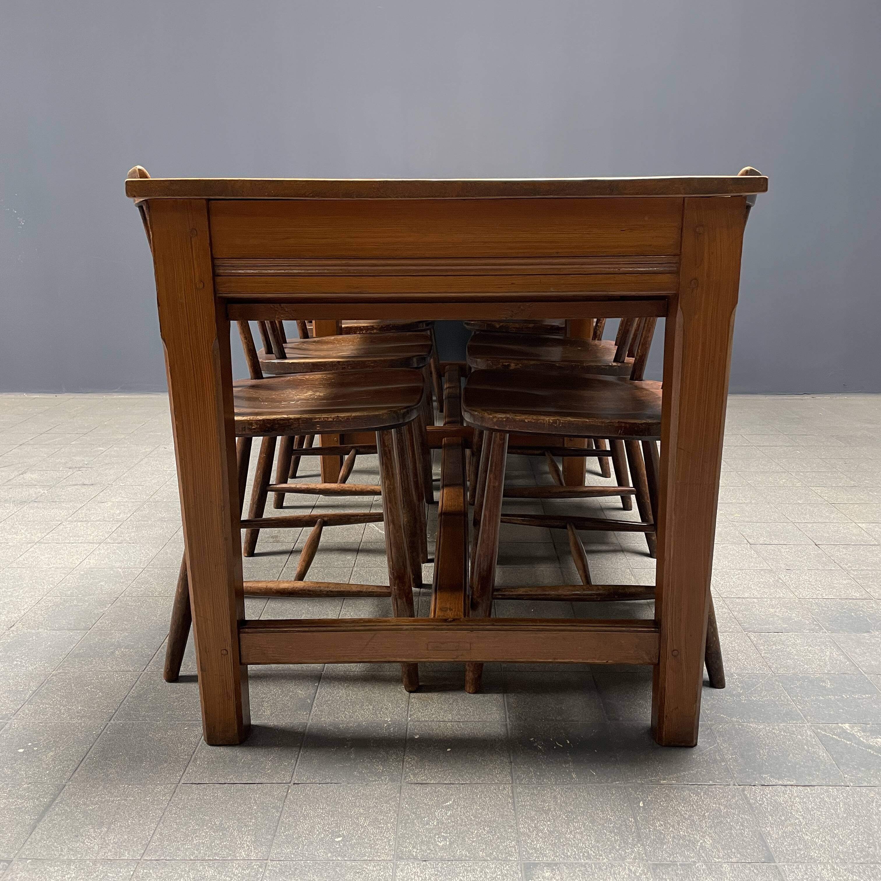 Grande table à draperie en bois antique