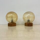 Ensemble de 2 lampes de table en verre et bois, années 1980