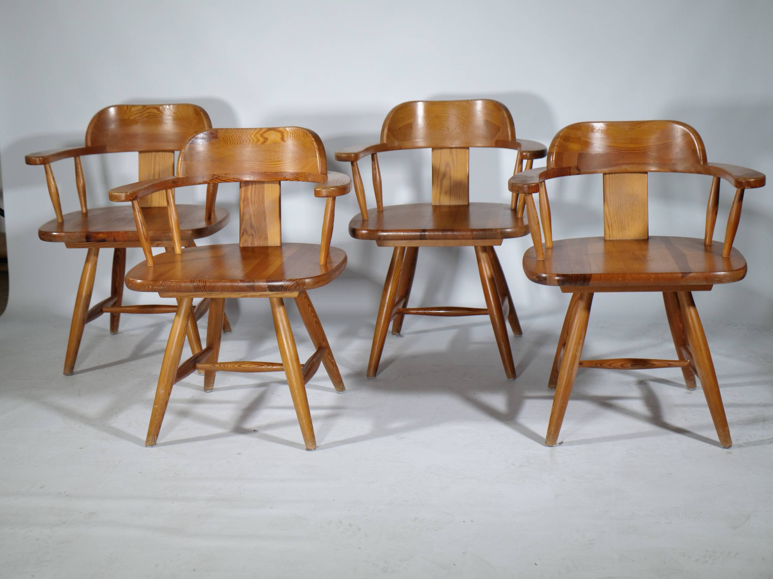 Fauteuils design scandinave en pin par Asko années 1970