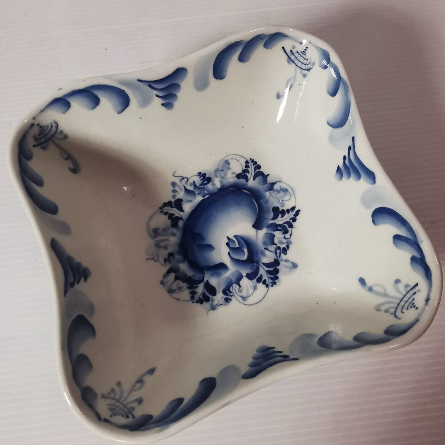 Gzhel tradition for this empty pocket / cup made ~ in Russia near Moscow. signed