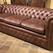 canapé chesterfield 3 places en cuir brun