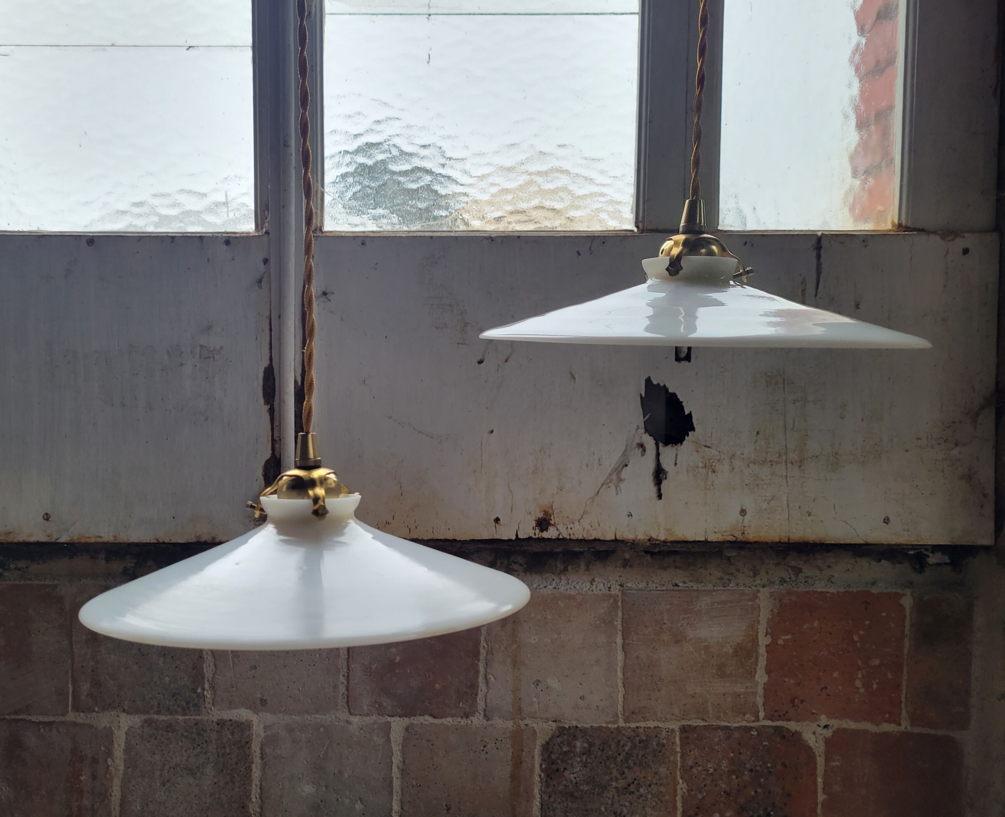 Duo de suspensions en opaline blanche