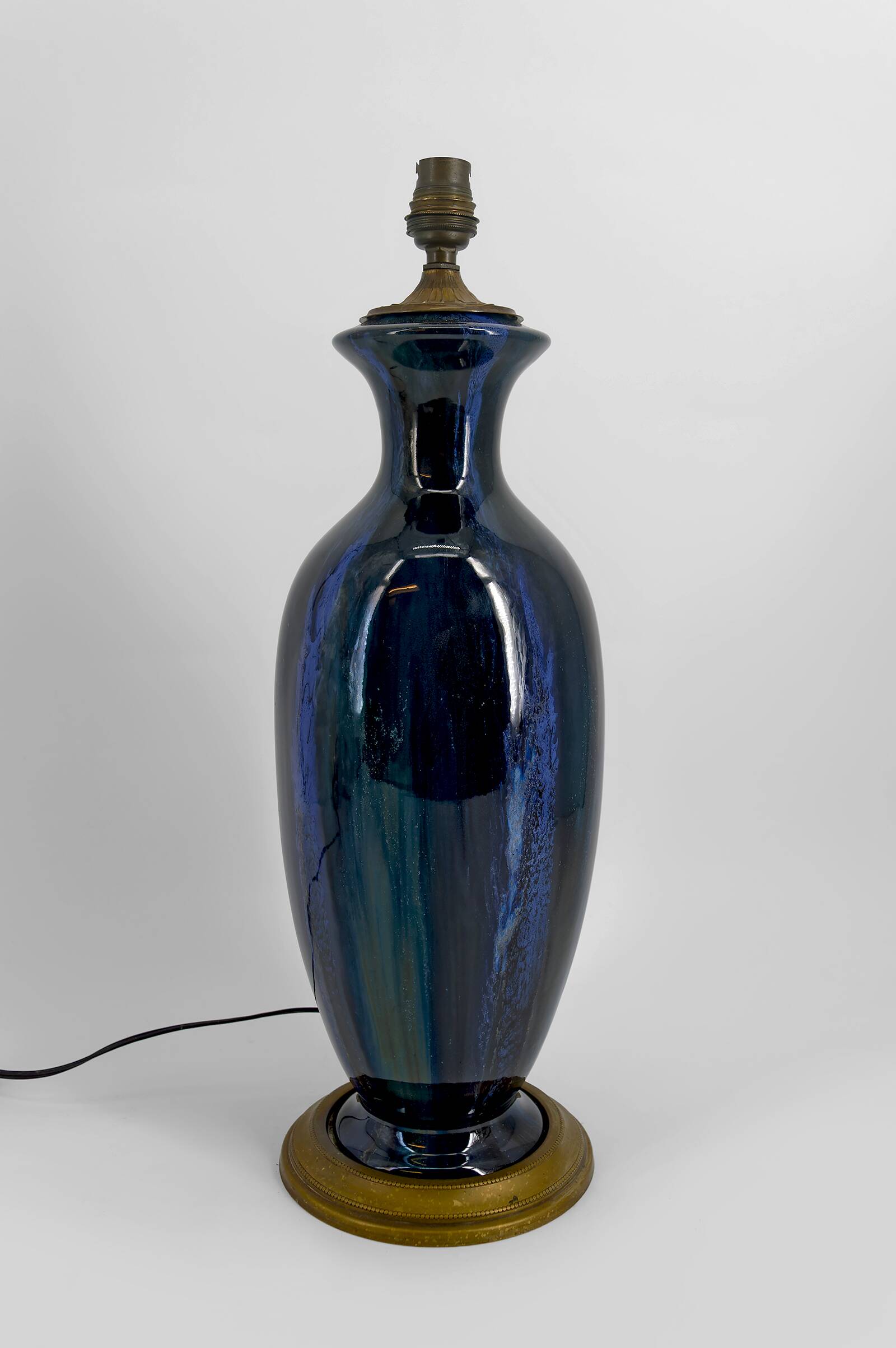 Art Nouveau lamp in stoneware with high-fire glazes and bronze mount, circa 1900.