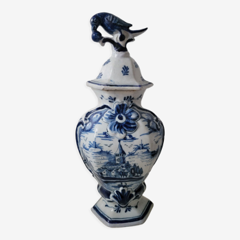 Potiche vase with Chinese lid