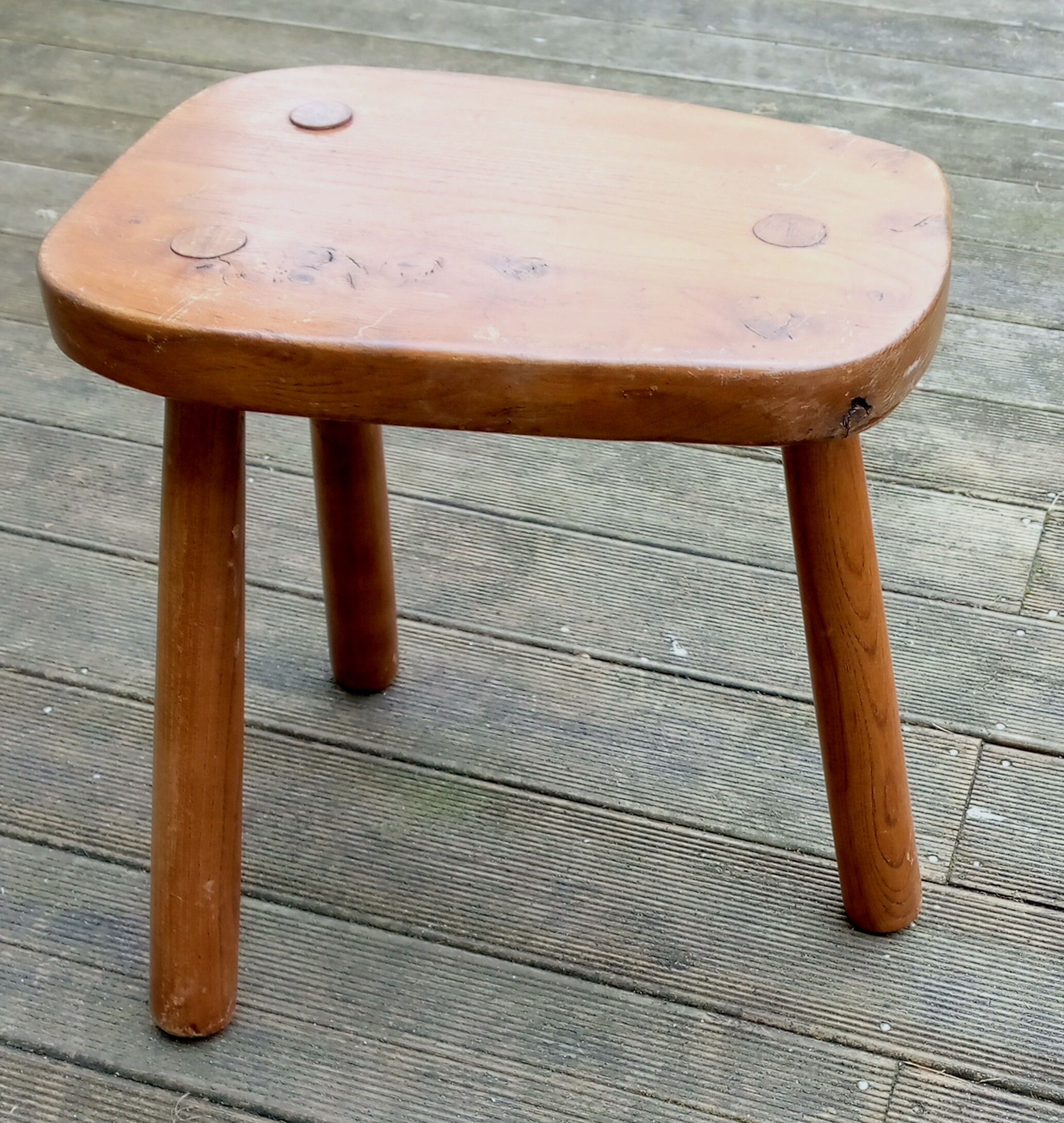 Tabouret de traite tripode brutaliste en frêne