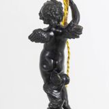 Lampe en bronze représentant un putti, socle en marbre. Circa 1880.