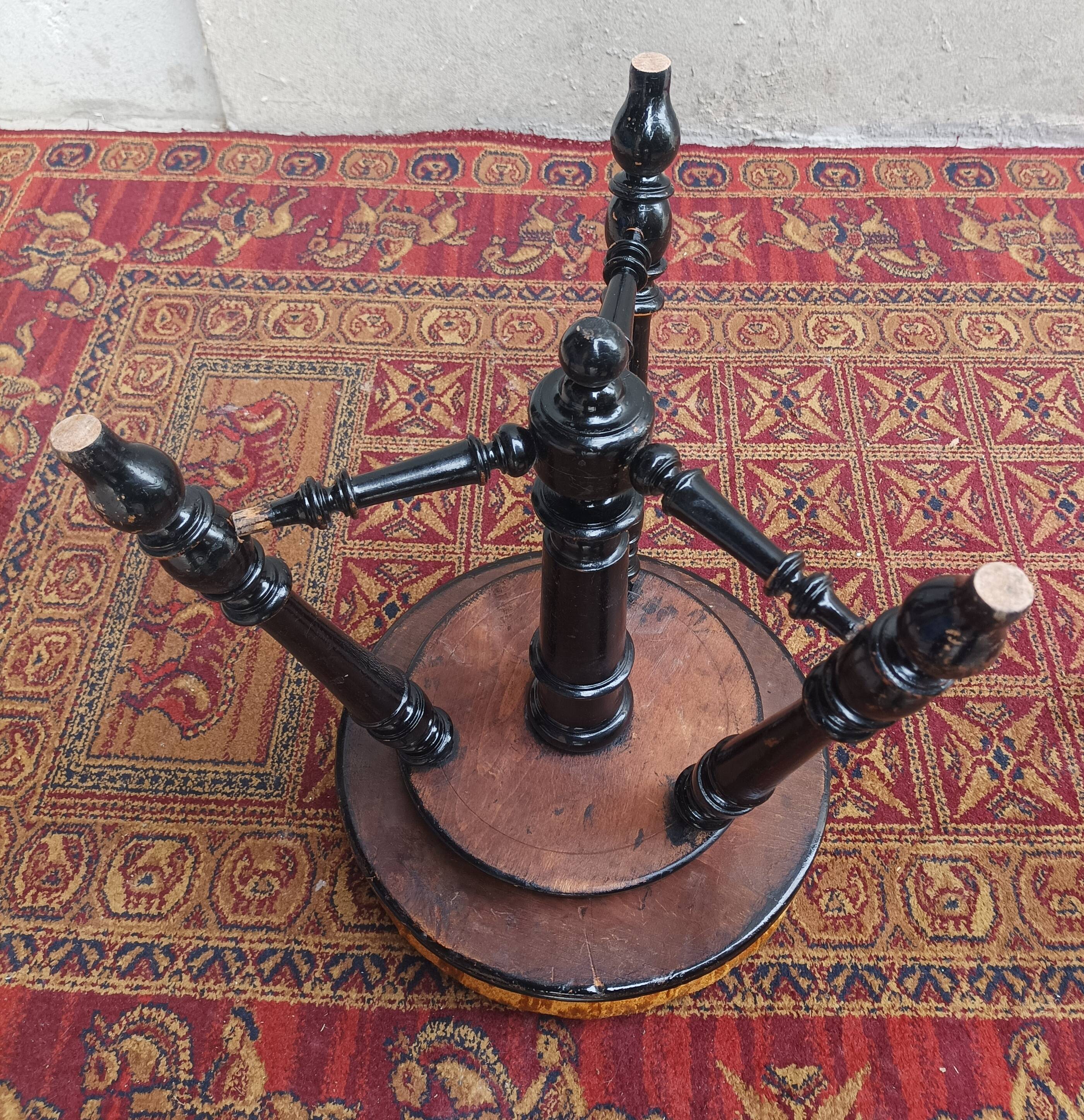 Napoleon III piano stool