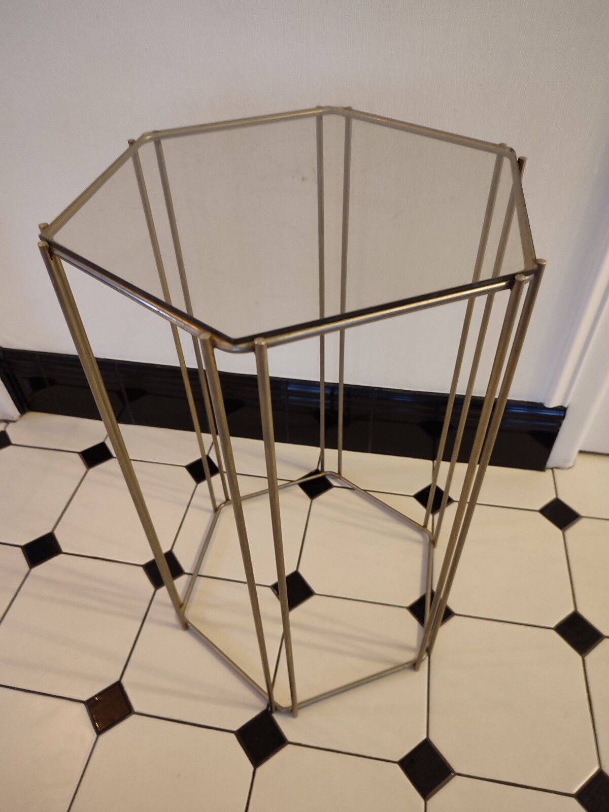 Guéridon en métal et verre fumé année 70