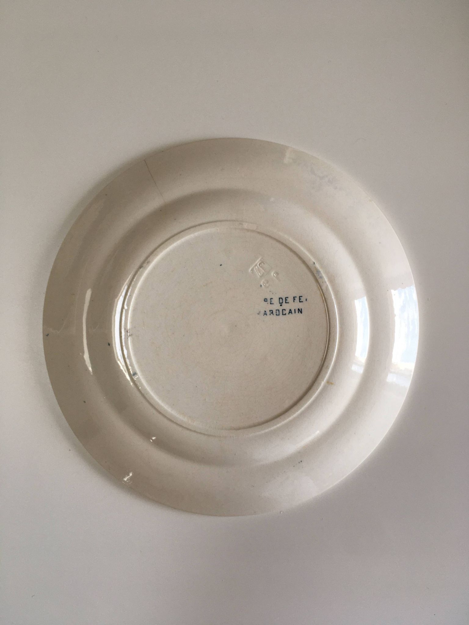 8 plates Moroccan model in earthenware - French manufacture