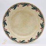 Series of 6 mismatched dinner plates.
