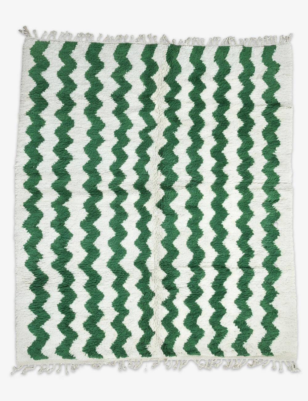 Contemporary Green Carpet - 307 x 252 cm