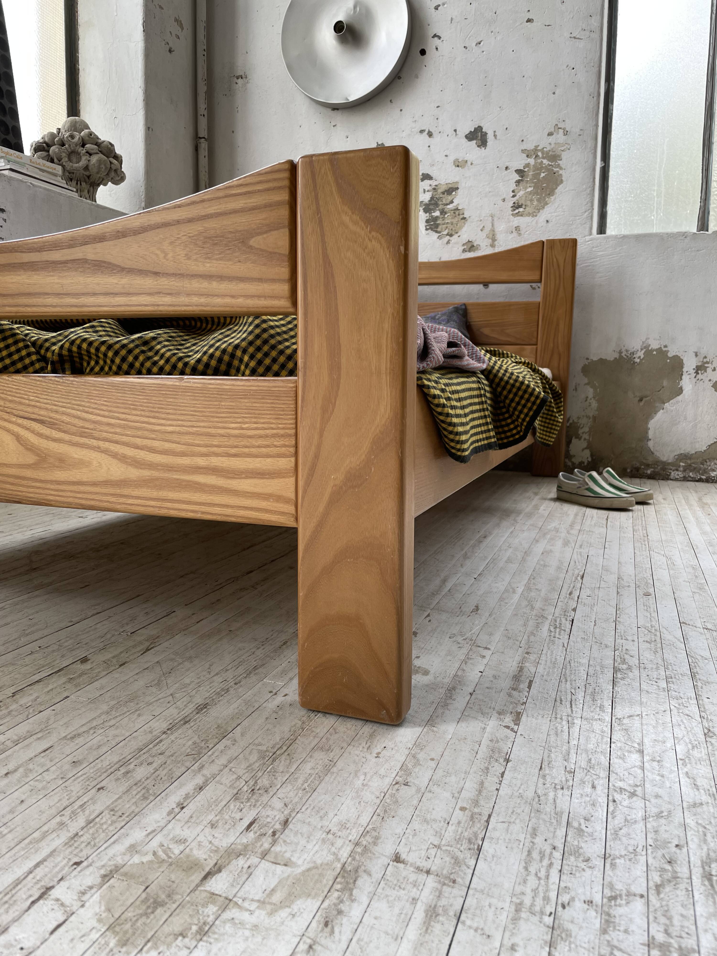 Maison Regain solid single bed