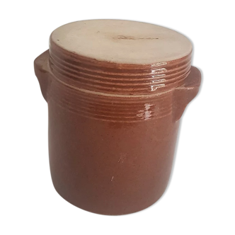 Vintage pot with lid