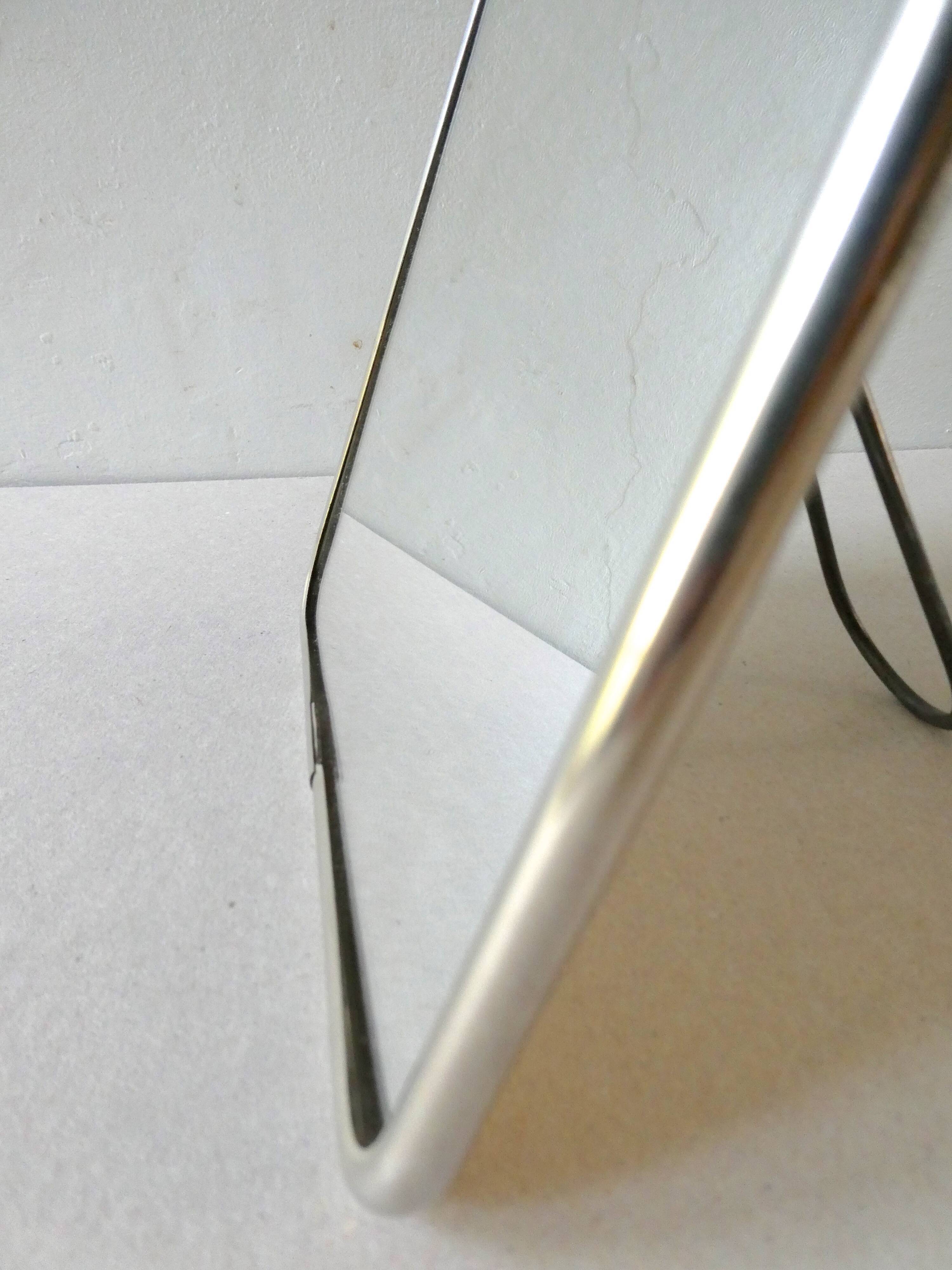 Barber's mirror, to hang or to be laid, 15 by 21 cm