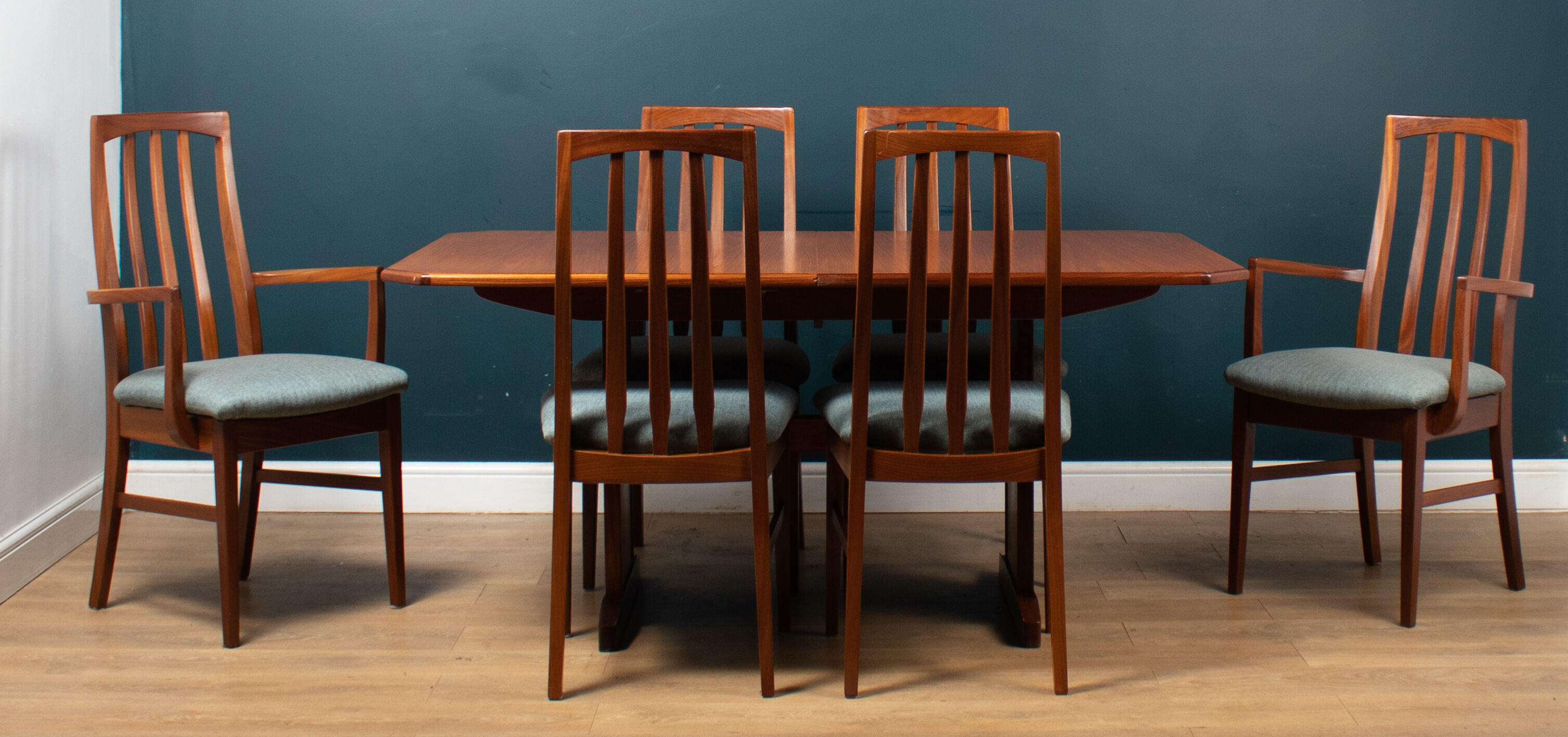 Table & 6 chaises G Plan 1960