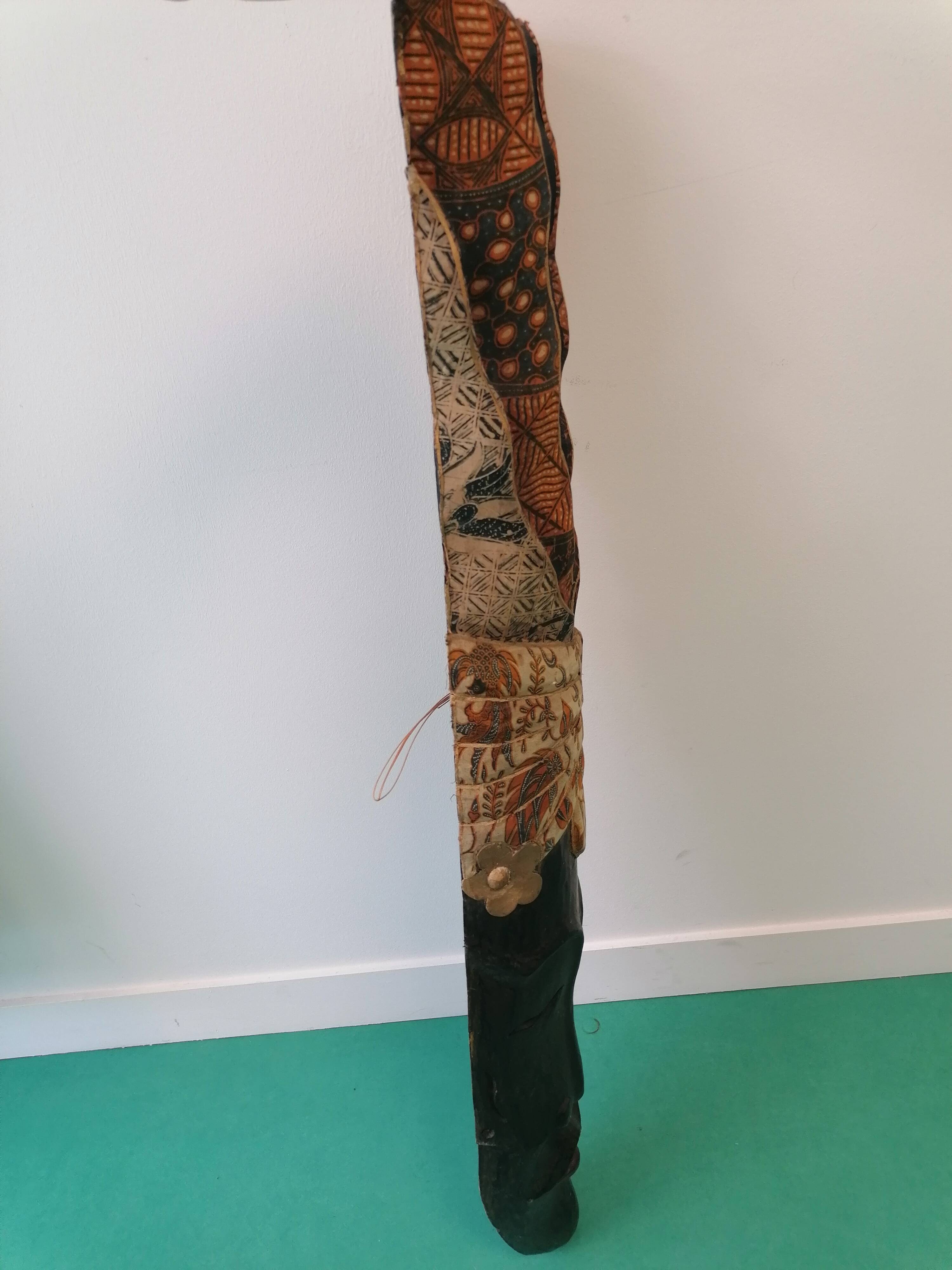 Ethnic wall mask carved wood and printed fabric – 101 cm